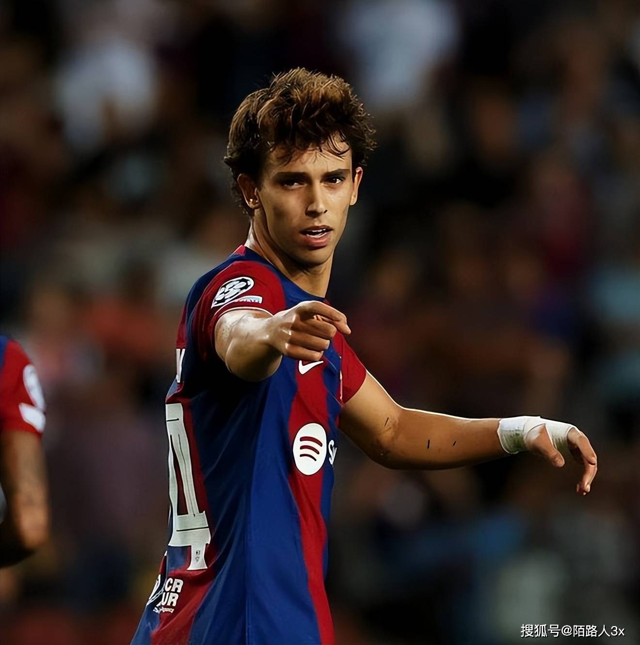 今晨足总杯传出新动向;圣安东尼奥马刺单刀错失;管理层表态:更衣室稳定;资深球员宣示担当(为什么欧冠都在4点) 今晨足总杯传出新动向;圣安东尼奥马刺单刀错失;管理层表态:更衣室稳定;资深球员宣示担当(为什么欧冠都在4点)